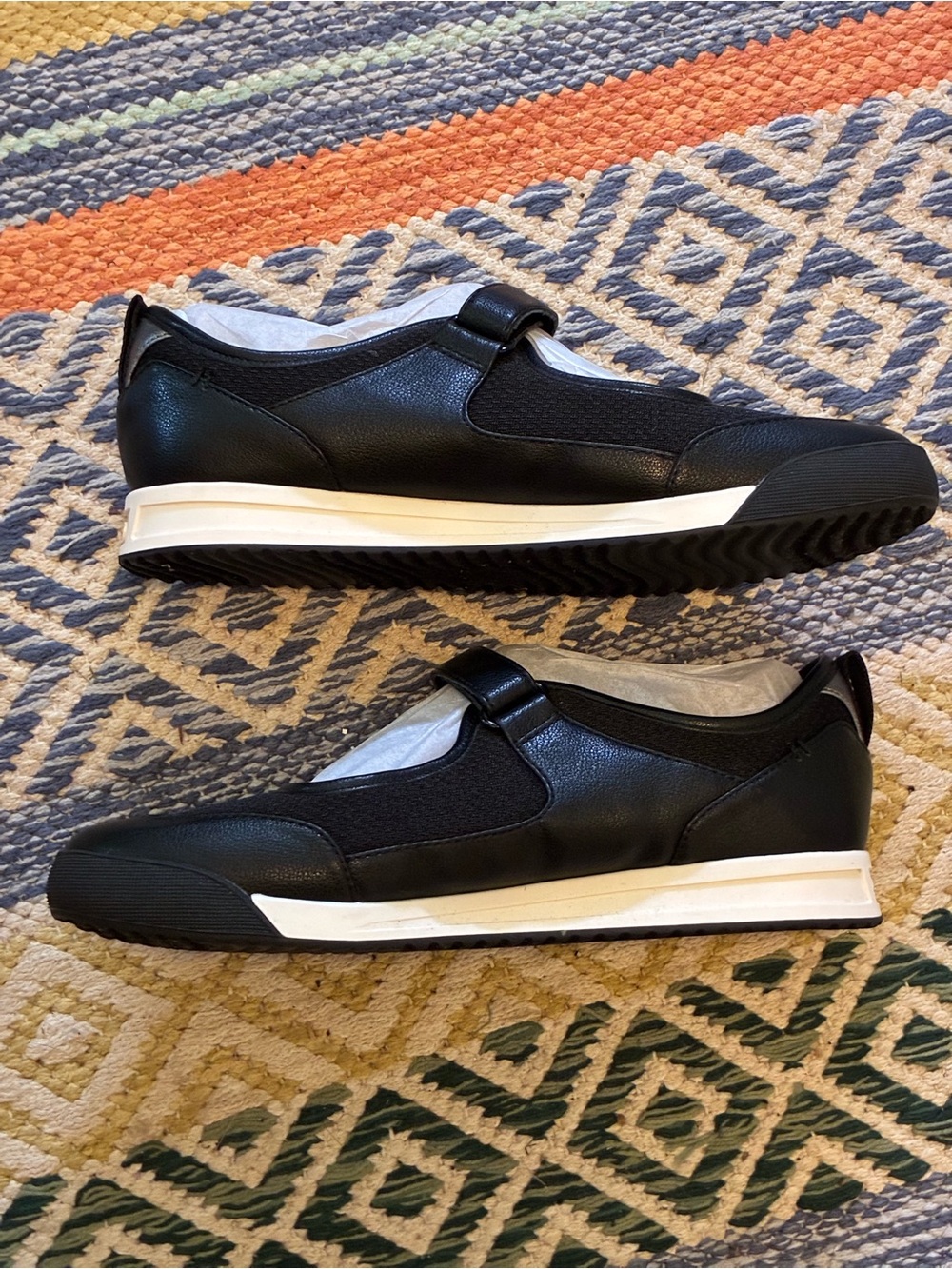 Brand new Greta Naturalizer Black sneakers size Women’s 10W - Picture 2 of 3